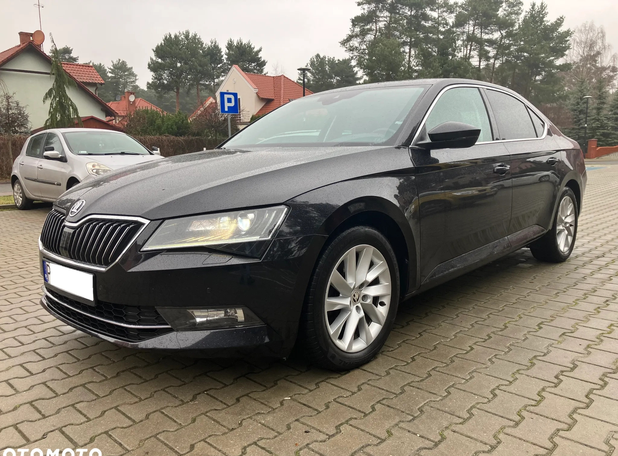 Skoda Superb cena 77800 przebieg: 189050, rok produkcji 2018 z Leszno małe 667
